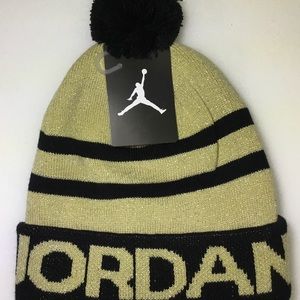 NWT Jordan Jumpman Beanie Pom-Pom Hat (Youth)